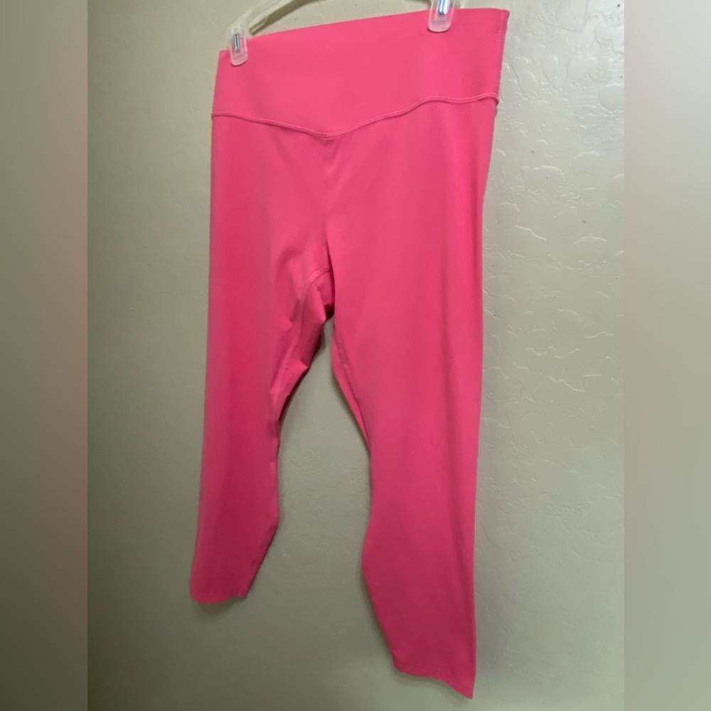 Fabletics Vibrant Pink Leggings